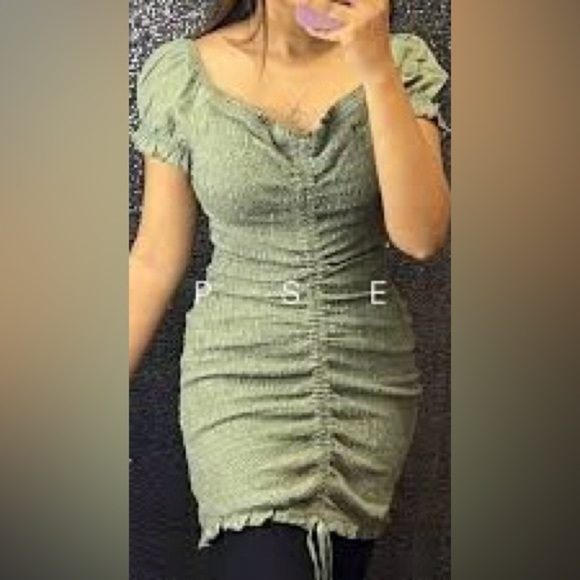 Guess Green short Flutter Sleeve smocked ruched bodycon Mini Dress size XS - Picture 1 of 8